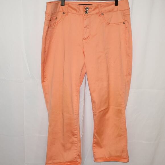 Cato Mango Contemporary Capris Pants Size 16 Front Back Pockets Inseam 23" - Picture 1 of 9